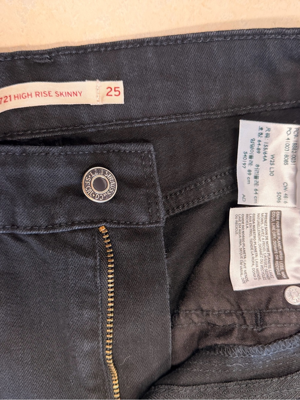 Levi Strauss 721 High Rise Skinny Black Jeans Women’s Size 25 Stretch Denim Goth - Picture 3 of 10